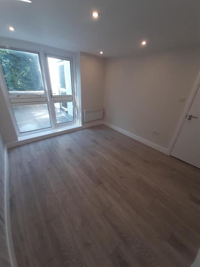 Brand New Studio with Balcony Access, London NW2 Main Photo