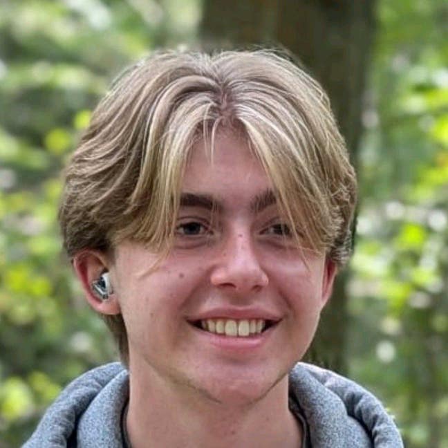 Young proffesional looking for flat share Main Photo