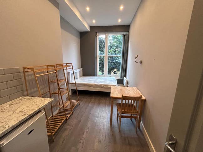 Spacious Double Studio, Hackney, E8 Main Photo