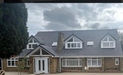 An Annex in a family home: separate entrance Main Photo