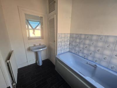 Double Room with Ensuite Main Photo