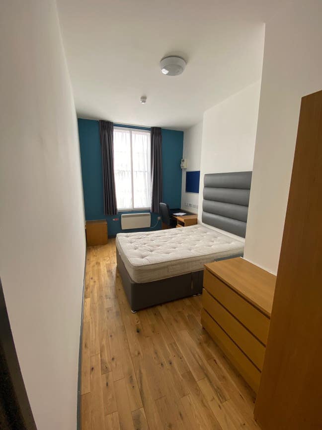 ✨ Spacious 6-Bedroom Shared Apartment – Liverpool  Main Photo