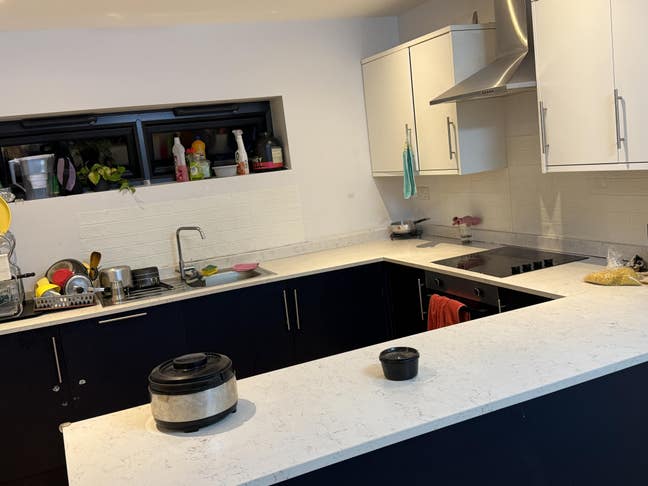 Well furnished newly build flat. No restrictions. Main Photo