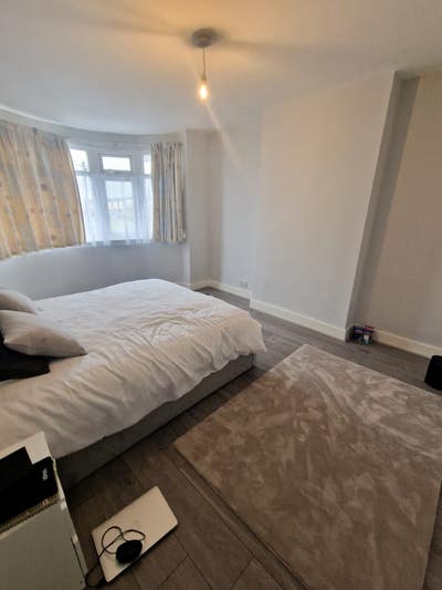 4 Bed End Terrace, IG11 Main Photo
