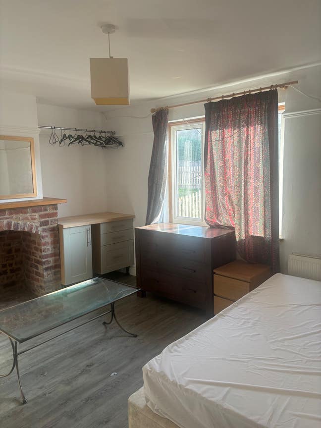 2 double bed rooms available for rent  Main Photo