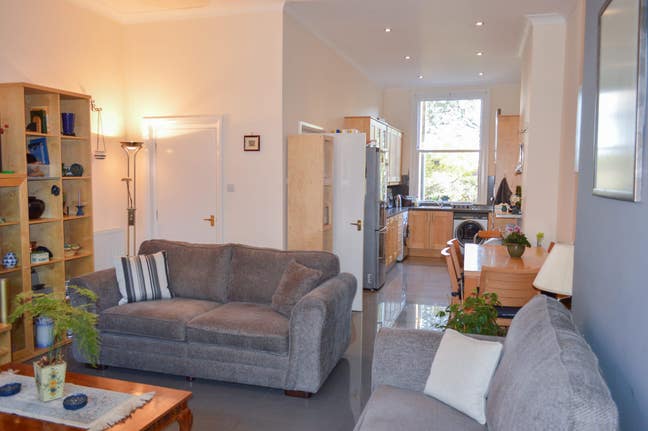 Why Not Buddy Up for This Spendid Apartment Main Photo