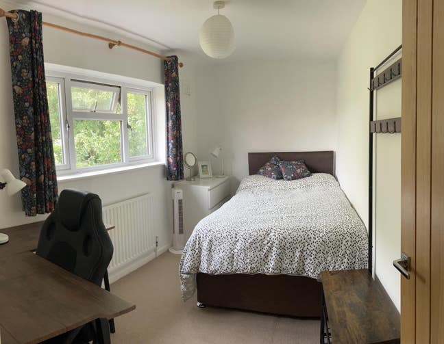 Peaceful Home with Free Parking in Zone 3 Main Photo