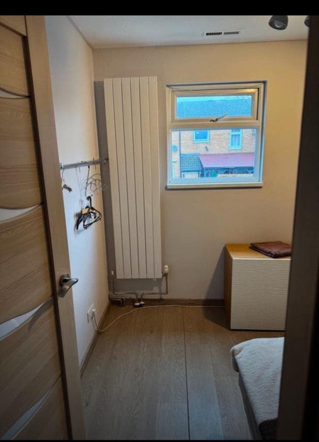 Room for rent  Main Photo
