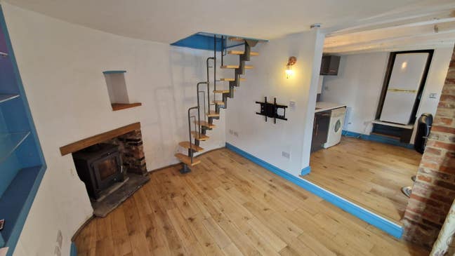 Unique 2-Bedroom Cottage Main Photo