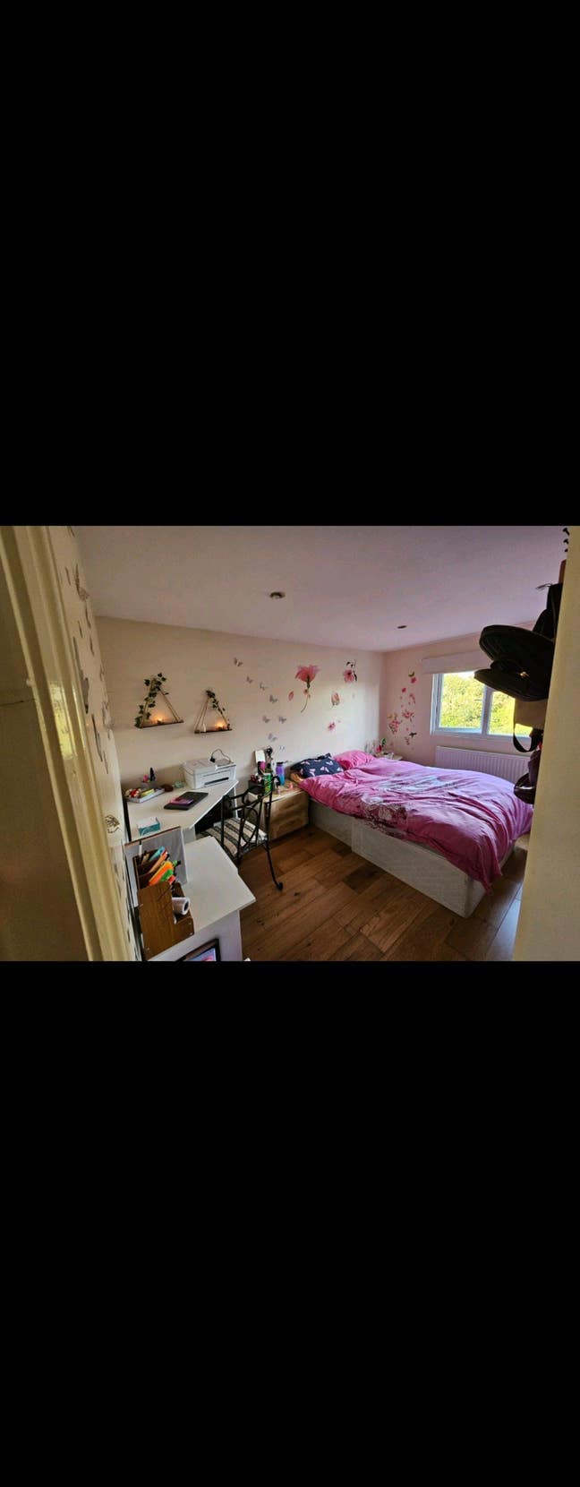Newly refurbished  double bedroom  Main Photo