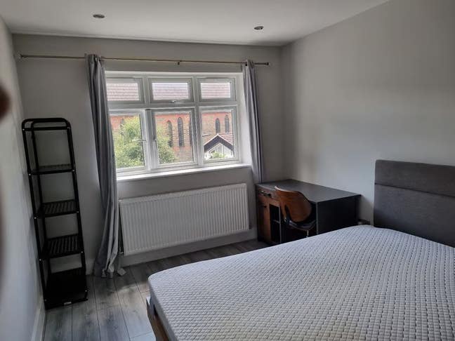 Spacious double room to rent in Sutton, SM1  Main Photo