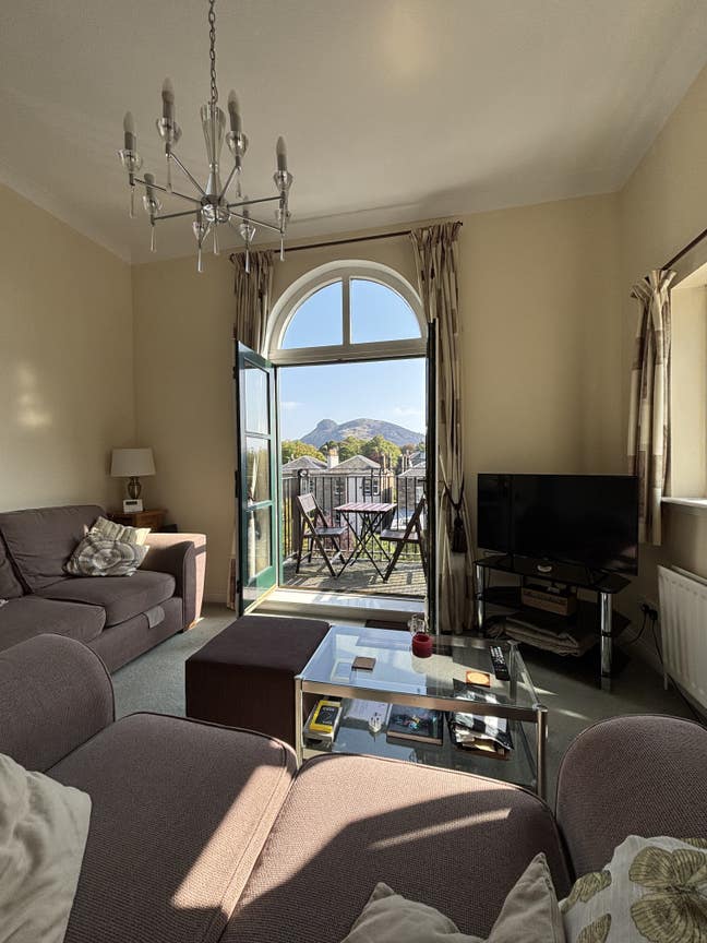 1 bedroom whole flat available for short let Main Photo
