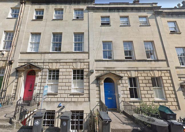 📍 Professional or Student Rooms - Prime location! Main Photo