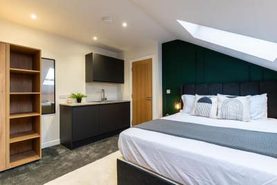 Luxury Double En-suite with Kitchenette Loft Room Main Photo