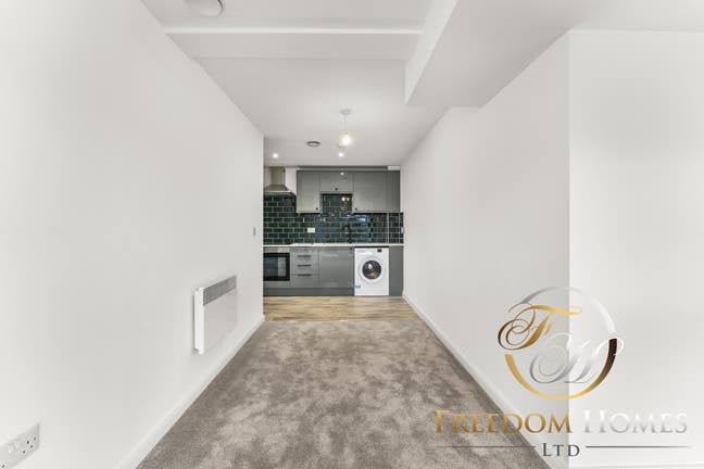 Studio Apartment Gated Parking in PE1 Blenheim Main Photo