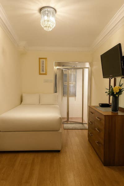 Double Ensuite Room IG1 – Bills Inc, Near Stations Main Photo