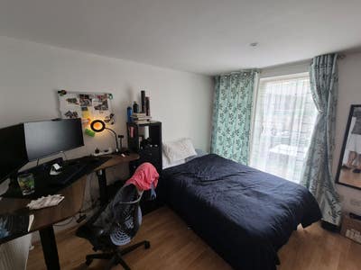 Ensuit room in a shared 2 bedroom flat Main Photo