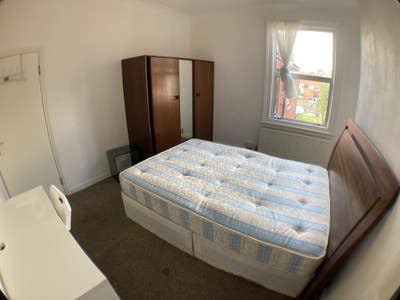 Single Room 10-15 Mins from Jubilee Line Station Main Photo