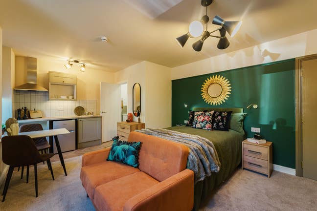 Large HMO property available now!  Main Photo