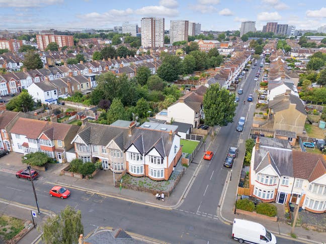6-Bed HMO - Bournemouth Park Road - Going Fast! Main Photo