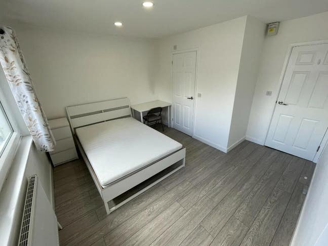 Quality Ensuite Rooms DE1 Near Hospitals BILLS INC Main Photo