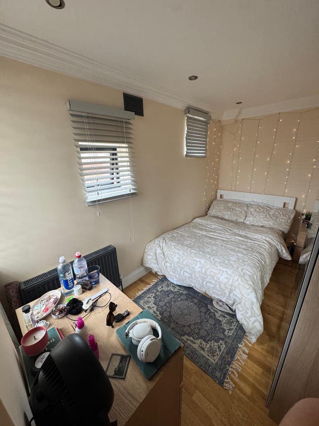 Cozy Double Room in 2 Bedroom Flat  Main Photo