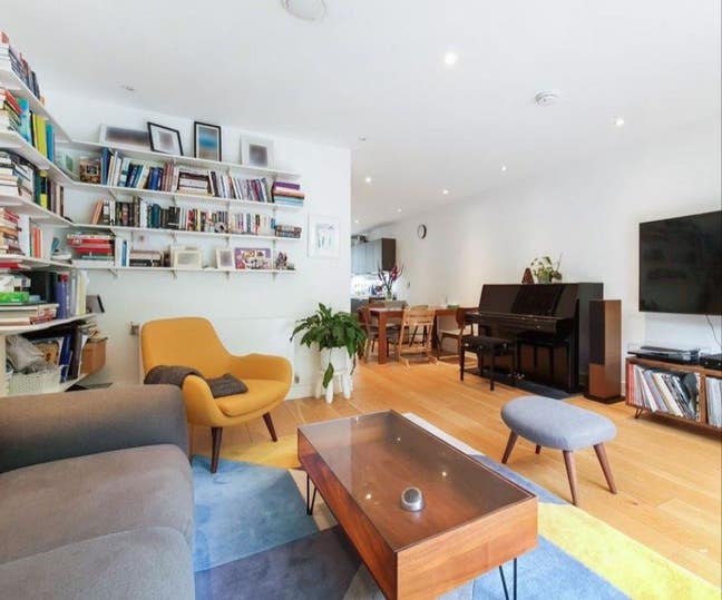 🍸 Modern house with large living and garden  Main Photo