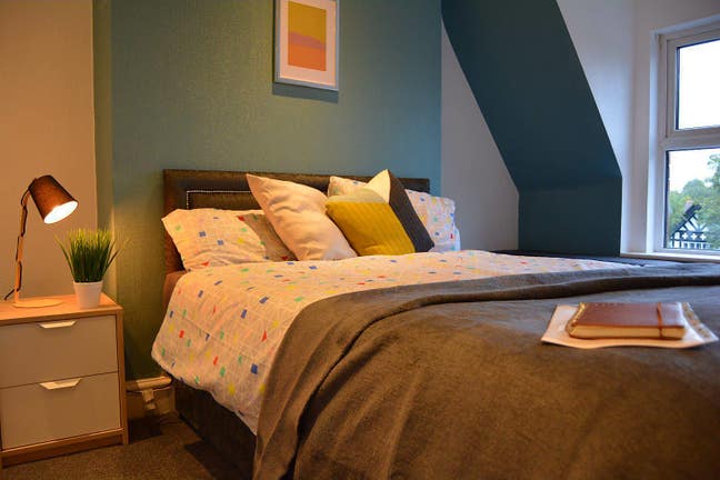 1 Double Room for a Great Price in L6! Main Photo