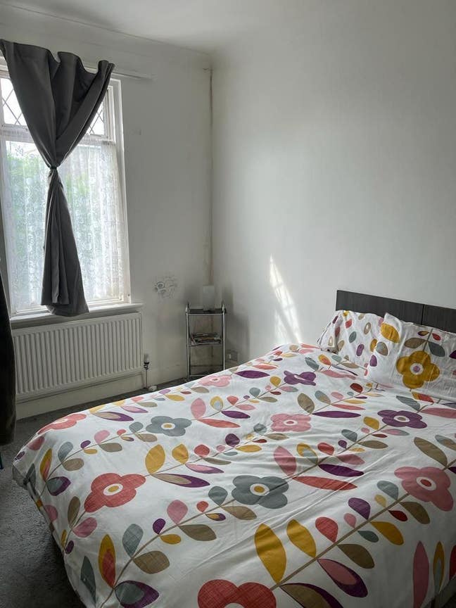 Double room avaiiable in IG1  -   £700 PCM Main Photo