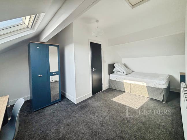 Rooms to Rent - Cole Street, Prenton Main Photo