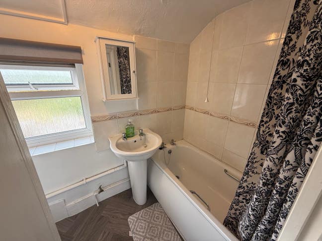 Furnished 1bed  – Town Centre Main Photo