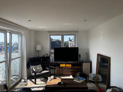 Double bedroom with en-suite flat with views Main Photo