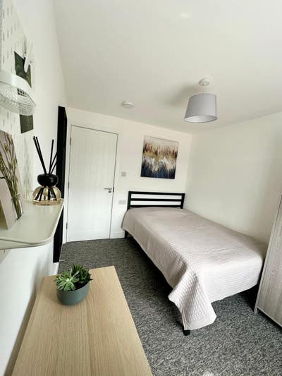 Small double for 1 person Main Photo