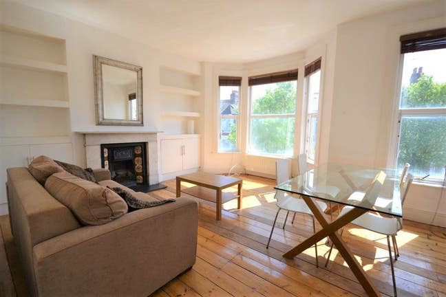 2 Bedroom Property,  Kensal Green Main Photo