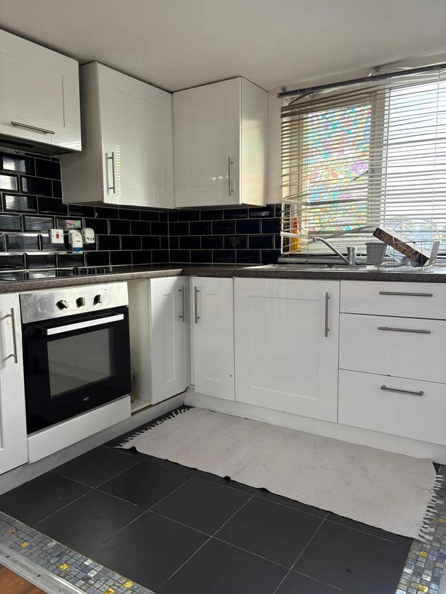 Bright & Spacious Studio Flat !!!! Main Photo