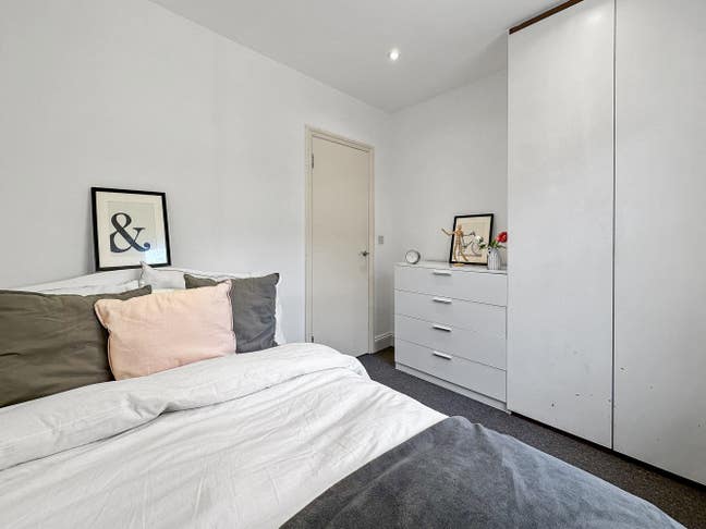 🛏️ Spacious Room in Camden – 7 Min to Station 🚇 Main Photo