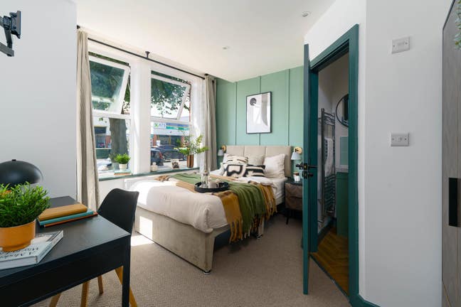 Brand New Elegant Rooms | Warrington | BILLS INC! Main Photo