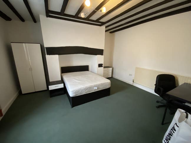 ❤️Huge Room Beside Nugent Shops in St Mary Cray❤️ Main Photo