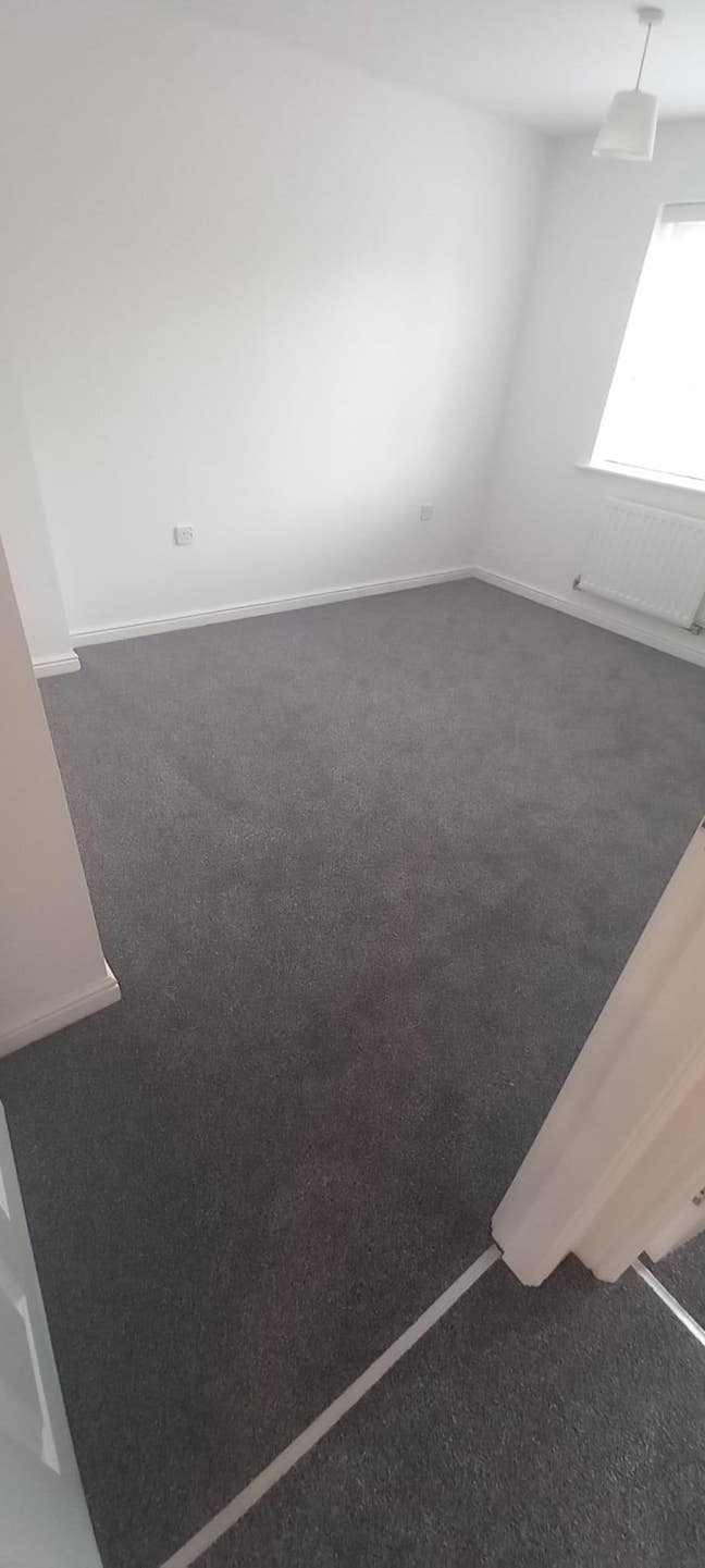 Modern double room for rent (unfurnished) Main Photo