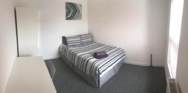 LARGE Modern Room close to Hospital- Professionals Main Photo