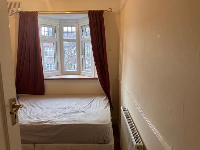 Single room for rent  Main Photo