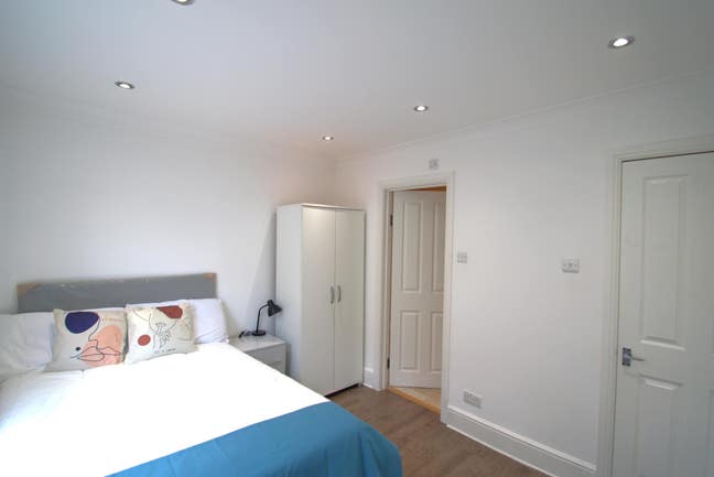 Hassle-Free Move-In – Book Your Viewing Now! Main Photo