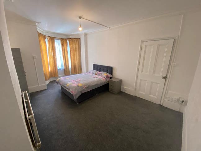 Huge Double Room Close to Harlesden/Neasden Statio Main Photo