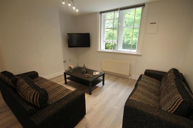 Double bedrooms available next to the RVI Hospital Main Photo