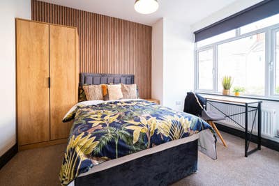 Elegant En-Suite in Co-Living Space Main Photo