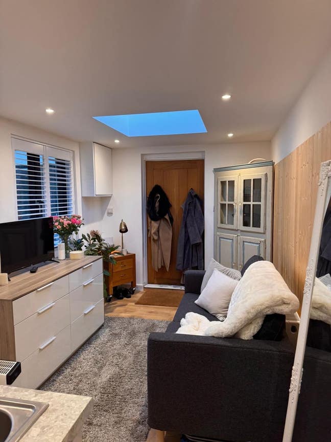 Brand new , beautiful , flatlet. Main Photo