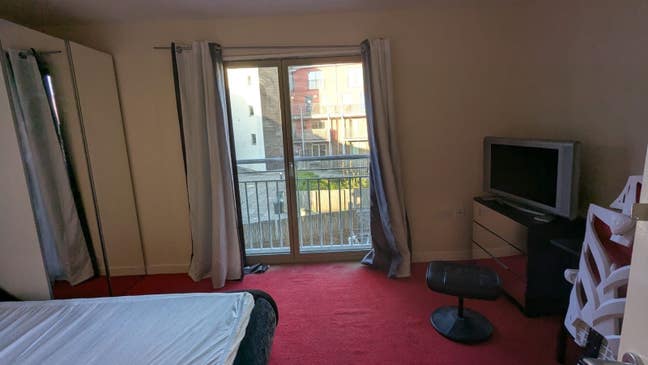 Immediate female  tenant required Main Photo