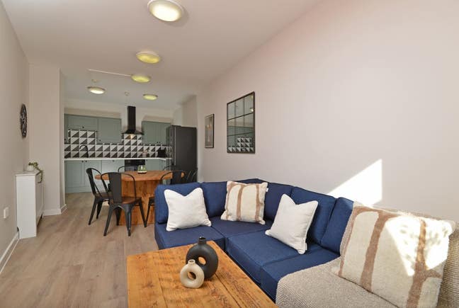 4 Rooms, all ensuite! Student flat 25/26 Main Photo