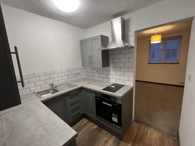 One-Bedroom Flat in Weston-super-Mare Main Photo