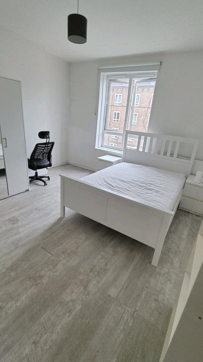 Sublet Large double room 10 days Main Photo